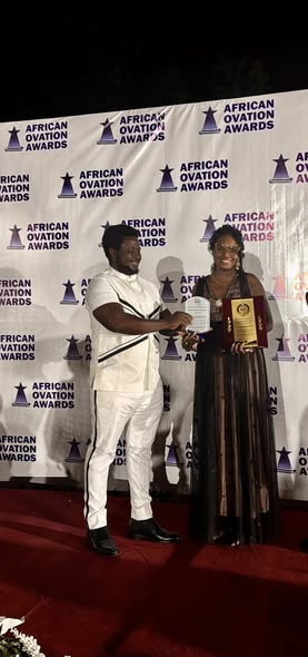 Teach For Sierra Leone Receives Humanitarian Service Award at African Ovation Awards